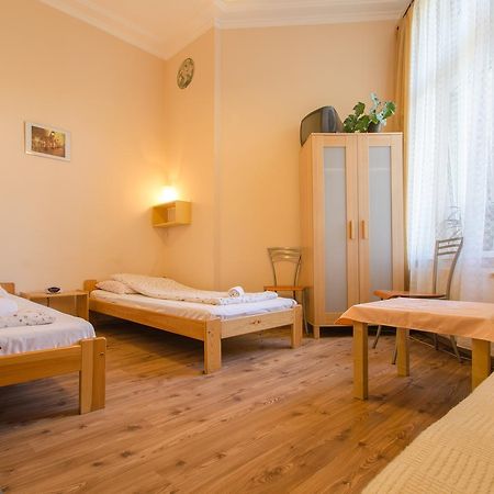 Aparthostel Fryderyk Krasków Exterior foto