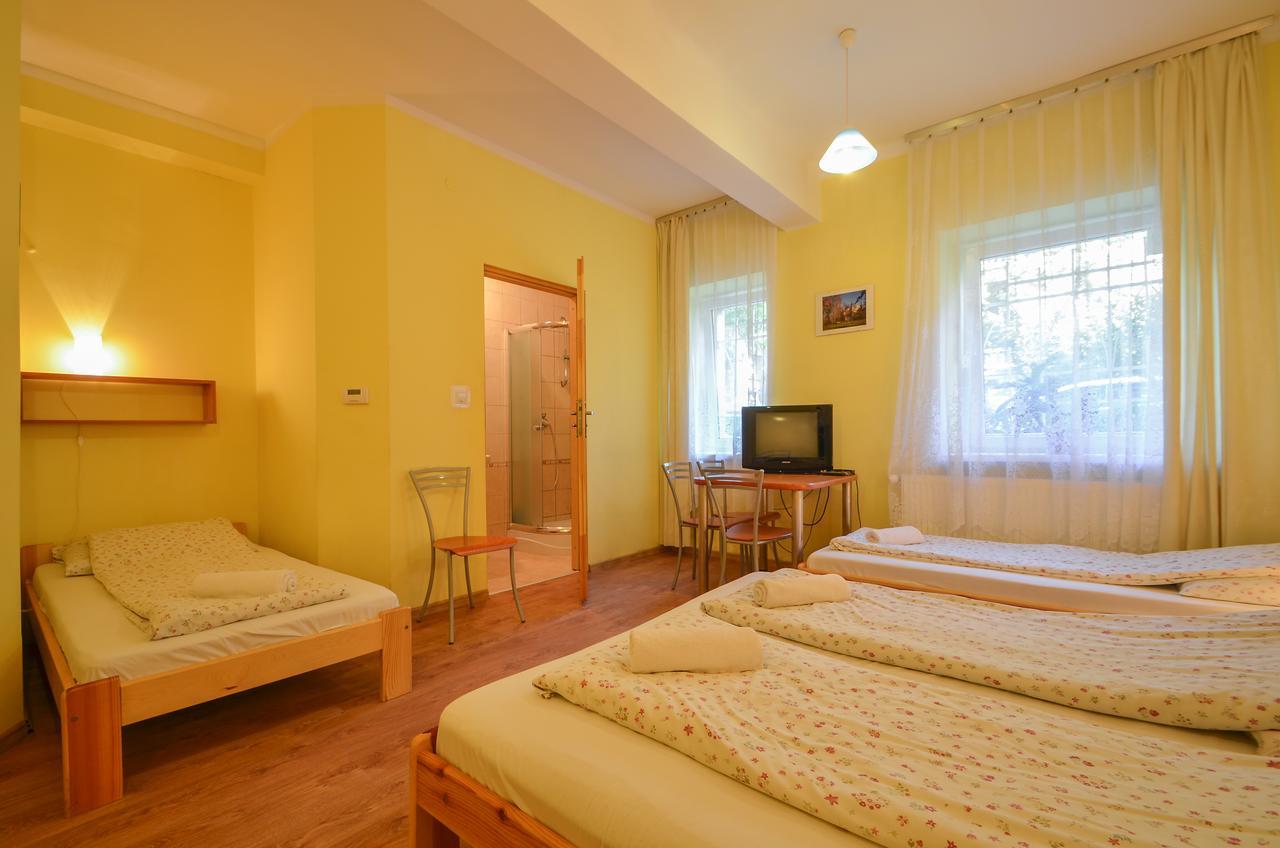 Aparthostel Fryderyk Krasków Exterior foto