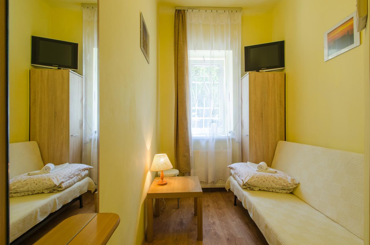 Aparthostel Fryderyk Krasków Exterior foto