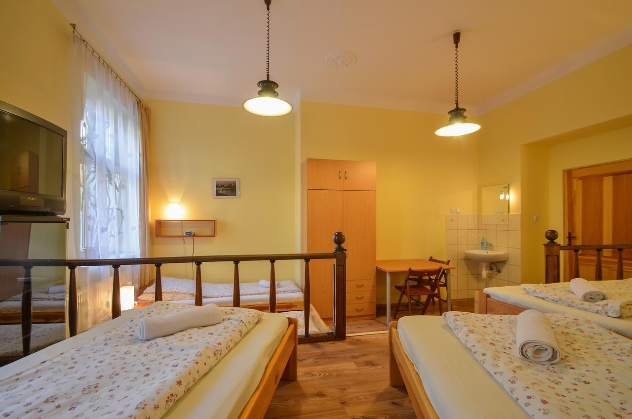 Aparthostel Fryderyk Krasków Exterior foto